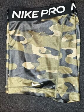 Nike Pro Dri-FIT Camo Compression Shorts Green Black Women’s Medium